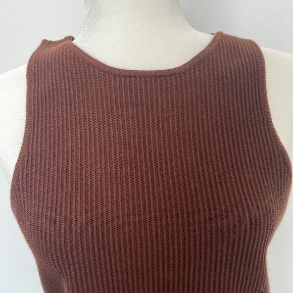 Ribbed High Neck Sweater Tank - Picture 5 of 6